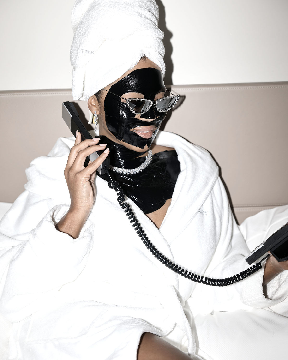 Black Diamond Lifting & Firming Neck Mask – VIOLET GREY