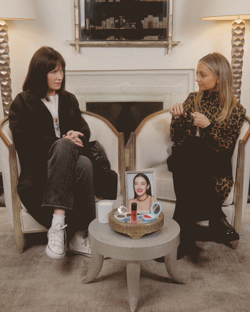 On the Violet Hotline With Nicole Richie and Cassandra Grey
