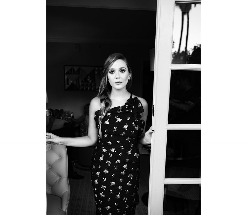 elizabeth olsen dress silver Elizabeth Olsens fashion style