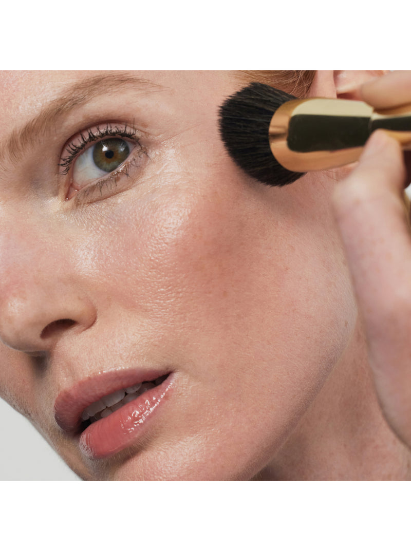 Precision Cheek and Eye Brush for Quick Coloration and Sculpting