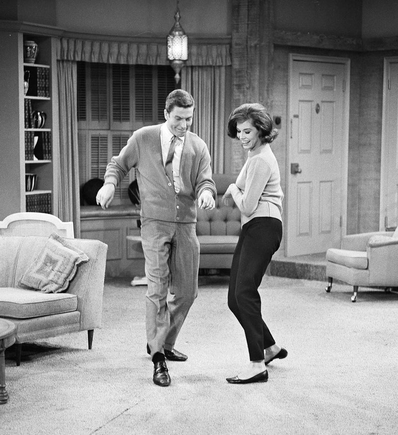 MARY TYLER MOORE VIOLET GREY MARY TYLER MOORE VIOLET GREY