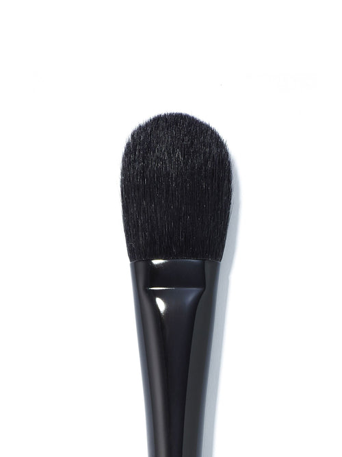 Round Face & Cheek Brush 23